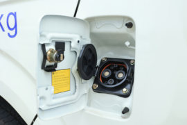 龙耀8S&nbsp;电动封闭厢货底盘图片