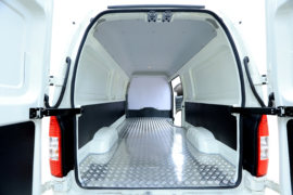 龙耀8S&nbsp;电动封闭厢货货厢图片