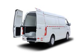 龙耀8S&nbsp;电动封闭厢货货厢图片