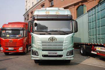 青岛解放 JH6 320马力 4X2 8.3米冷藏车