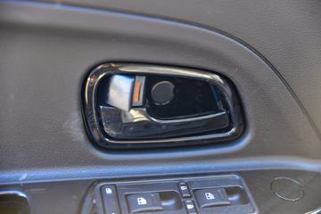 蓝猫M2&nbsp;电动封闭厢货驾驶室图片