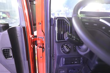 �й����� �ǵ¿�SITRAK G7H�ؿ� 840���� 6X4 AMT�Զ���ǣ����(Һ��)(ZZ4256Y344HF1B)ͼƬ