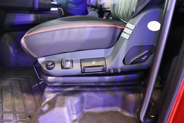 �й����� �ǵ¿�SITRAK G7H�ؿ� 840���� 6X4 AMT�Զ���ǣ����(Һ��)(ZZ4256Y344HF1B)ͼƬ