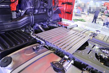 �й����� �ǵ¿�SITRAK G7H�ؿ� 840���� 6X4 AMT�Զ���ǣ����(Һ��)(ZZ4256Y344HF1B)ͼƬ