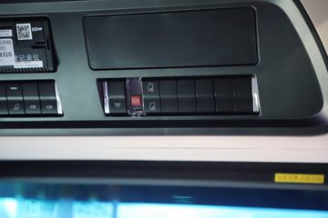 �й����� �ǵ¿�SITRAK G7H�ؿ� 700���� 6X4 LNG�Զ���ǣ����(ZZ4256Y384HF1LB)ͼƬ