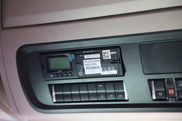 �й����� �ǵ¿�SITRAK G7H�ؿ� 700���� 6X4 LNG�Զ���ǣ����(ZZ4256Y384HF1LB)ͼƬ