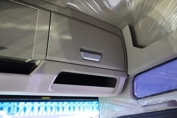 �й����� �ǵ¿�SITRAK G7H�ؿ� 700���� 6X4 LNG�Զ���ǣ����(ZZ4256Y384HF1LB)ͼƬ