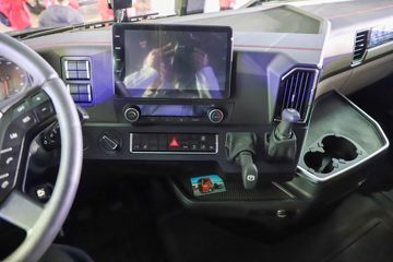 �й����� �ǵ¿�SITRAK G7H�ؿ� 700���� 6X4 LNG�Զ���ǣ����(ZZ4256Y384HF1LB)ͼƬ