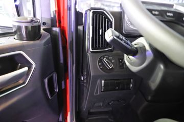 �й����� �ǵ¿�SITRAK G7H�ؿ� 700���� 6X4 LNG�Զ���ǣ����(ZZ4256Y384HF1LB)ͼƬ