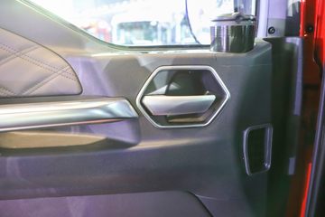 �й����� �ǵ¿�SITRAK G7H�ؿ� 700���� 6X4 LNG�Զ���ǣ����(ZZ4256Y384HF1LB)ͼƬ