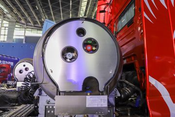 �й����� �ǵ¿�SITRAK G7H�ؿ� 700���� 6X4 LNG�Զ���ǣ����(ZZ4256Y384HF1LB)ͼƬ