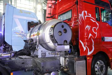 �й����� �ǵ¿�SITRAK G7H�ؿ� 700���� 6X4 LNG�Զ���ǣ����(ZZ4256Y384HF1LB)ͼƬ