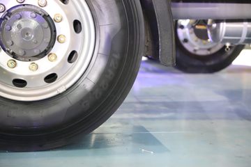 �й����� �ǵ¿�SITRAK G7H�ؿ� 700���� 6X4 LNG�Զ���ǣ����(ZZ4256Y384HF1LB)ͼƬ