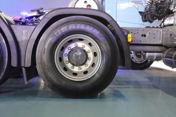 �й����� �ǵ¿�SITRAK G7H�ؿ� 700���� 6X4 LNG�Զ���ǣ����(ZZ4256Y384HF1LB)ͼƬ