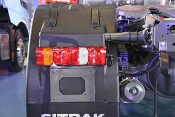 �й����� �ǵ¿�SITRAK G7H�ؿ� 700���� 6X4 LNG�Զ���ǣ����(ZZ4256Y384HF1LB)ͼƬ