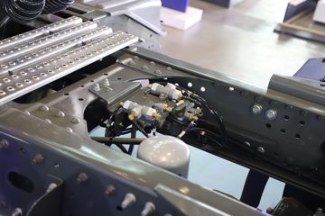 �й����� �ǵ¿�SITRAK G7H�ؿ� 700���� 6X4 LNG�Զ���ǣ����(ZZ4256Y384HF1LB)ͼƬ