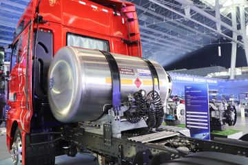 �й����� �ǵ¿�SITRAK G7H�ؿ� 700���� 6X4 LNG�Զ���ǣ����(ZZ4256Y384HF1LB)ͼƬ