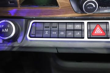 �й����� HOWO TH7�ؿ� 630���� 6X4 AMT�Զ���ǣ����(Һ��)ͼƬ