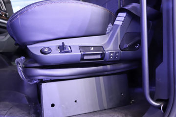 �й����� HOWO TH7�ؿ� 630���� 6X4 AMT�Զ���ǣ����(Һ��)ͼƬ