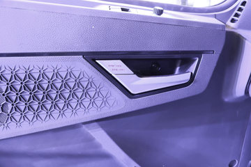 �й����� HOWO TH7�ؿ� 630���� 6X4 AMT�Զ���ǣ����(Һ��)ͼƬ