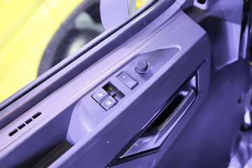 �й����� HOWO TH7�ؿ� 630���� 6X4 AMT�Զ���ǣ����(Һ��)ͼƬ