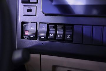 �������� HOWO TX�ؿ� 8X4 5.6�״��綯��ж��(ZZ3317V326GZ1BEV61)612kWhͼƬ