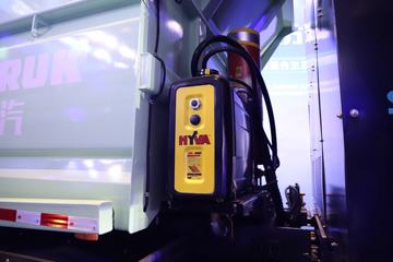 �������� HOWO TX�ؿ� 8X4 5.6�״��綯��ж��(ZZ3317V326GZ1BEV61)612kWhͼƬ