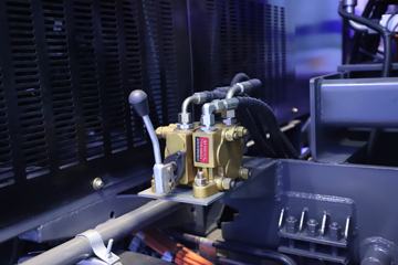 �������� HOWO TX�ؿ� 8X4 5.6�״��綯��ж��(ZZ3317V326GZ1BEV61)612kWhͼƬ