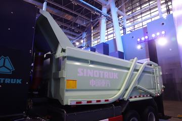 �������� HOWO TX�ؿ� 8X4 5.6�״��綯��ж��(ZZ3317V326GZ1BEV61)612kWhͼƬ