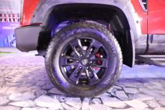 中国重汽 搏胜S9 2024款 越野型探索版 2.0T柴油 190马力 自动四驱 标轴双排皮卡