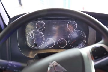 �й����� HOWO TX7 290���� 4X2 9.52��LNG��ʽ�ػ���(����8��)ͼƬ