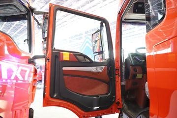 �й����� HOWO TX7 290���� 4X2 9.52��LNG��ʽ�ػ���(����8��)ͼƬ