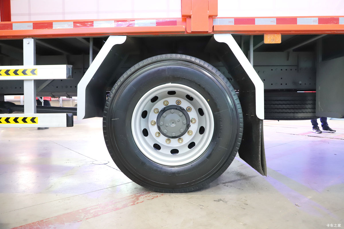 �й����� HOWO TX7 290���� 4X2 9.52��LNG��ʽ�ػ���(����8��)����                                                