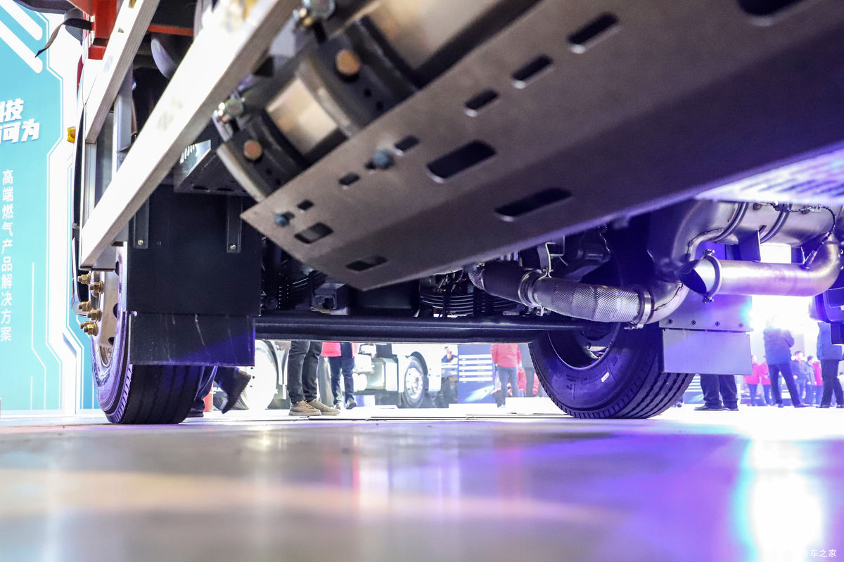 �й����� HOWO TX7 290���� 4X2 9.52��LNG��ʽ�ػ���(����8��)����                                                