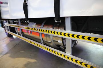 �й����� HOWO TX7 290���� 4X2 9.52��LNG��ʽ�ػ���(����8��)ͼƬ