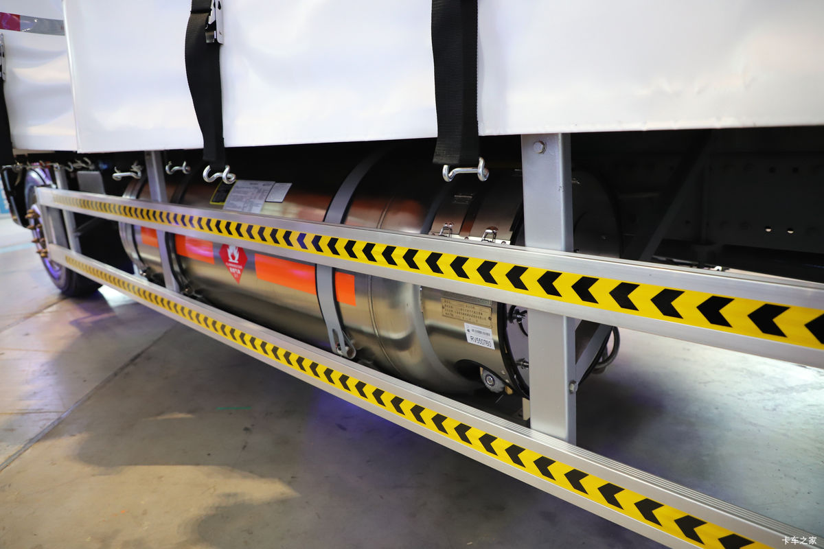 �й����� HOWO TX7 290���� 4X2 9.52��LNG��ʽ�ػ���(����8��)����                                                