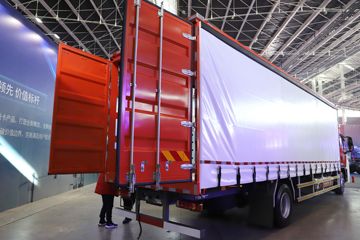 �й����� HOWO TX7 290���� 4X2 9.52��LNG��ʽ�ػ���(����8��)ͼƬ