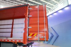 中国重汽 HOWO TX7 290马力 4X2 9.52米LNG厢式载货车(重汽8档)