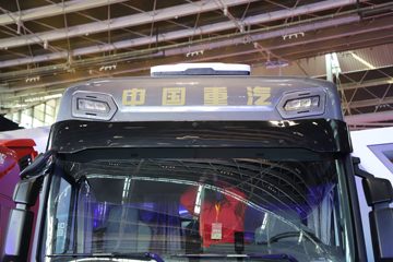 �й����� HOWO TS7�ؿ� 700���� 6X4 LNG�Զ���ǣ����(Һ��)ͼƬ