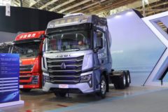 �й����� HOWO TS7�ؿ� 700���� 6X4 LNG�Զ���ǣ����(Һ��)ͼƬ
