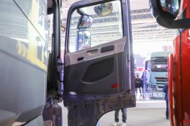 HOWO TS7&nbsp;牵引车驾驶室                                               图片