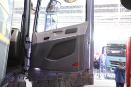 HOWO TS7&nbsp;牵引车驾驶室                                               图片