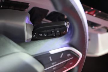 �й����� HOWO TS7�ؿ� 700���� 6X4 LNG�Զ���ǣ����(Һ��)ͼƬ