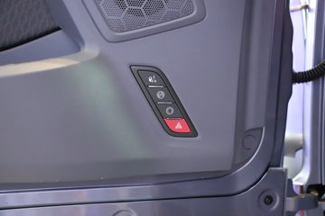 �й����� HOWO TS7�ؿ� 700���� 6X4 LNG�Զ���ǣ����(Һ��)ͼƬ