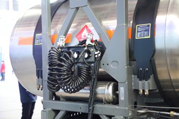 �й����� HOWO TS7�ؿ� 700���� 6X4 LNG�Զ���ǣ����(Һ��)ͼƬ