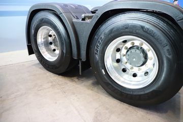 �й����� HOWO TS7�ؿ� 700���� 6X4 LNG�Զ���ǣ����(Һ��)ͼƬ