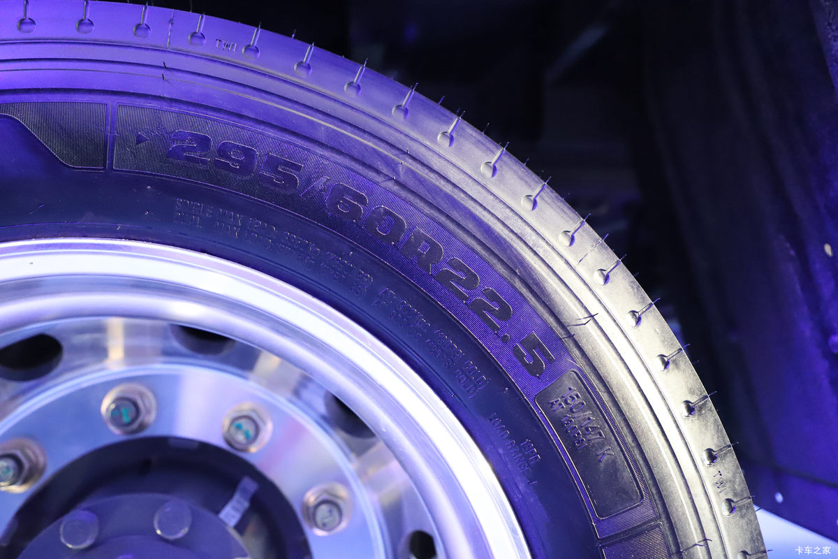 �й����� HOWO TX7 ��¬�� 280���� 4X2 9.8����ʽ�ػ�������                                                