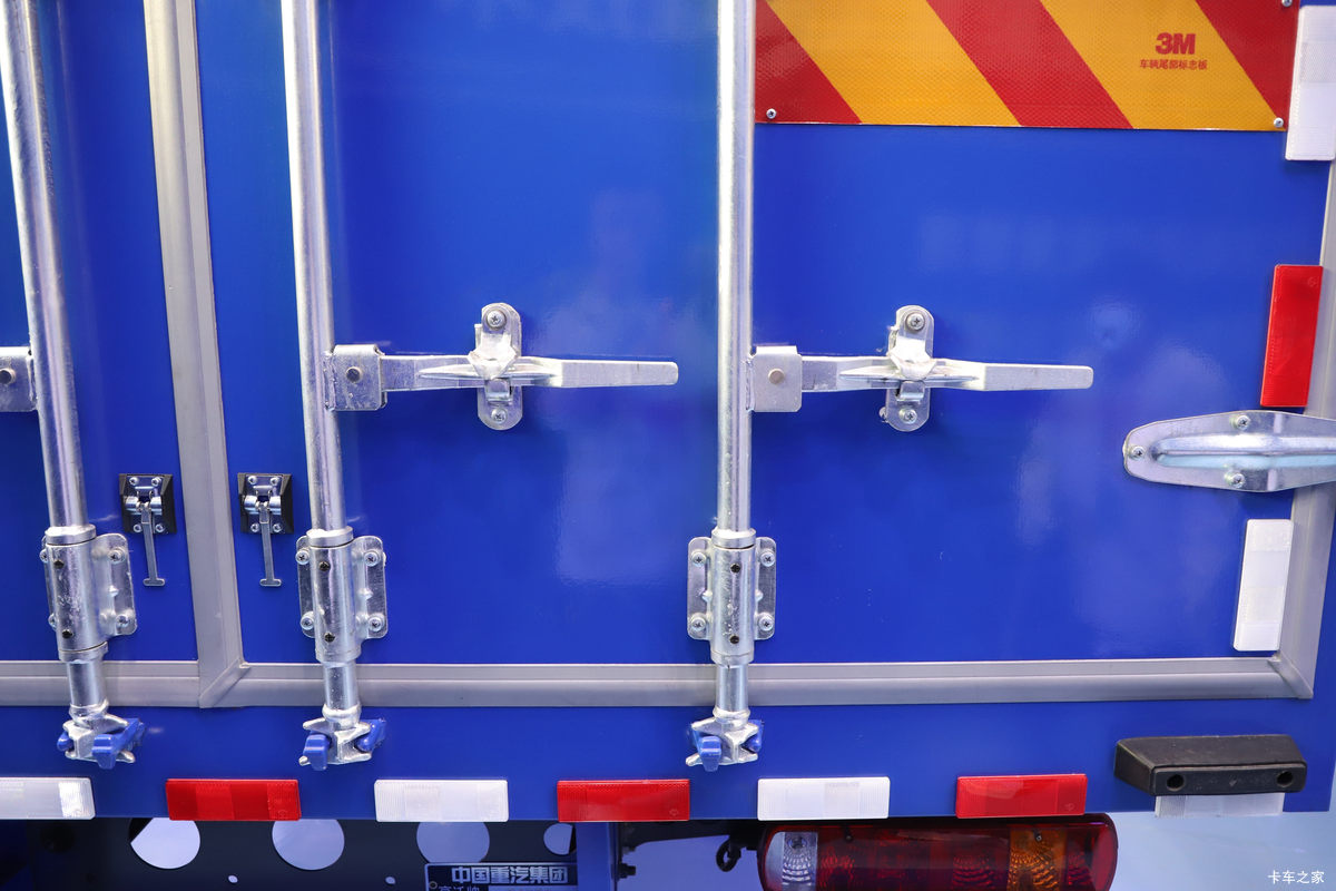 �й����� HOWO TX7 ��¬�� 280���� 4X2 9.8����ʽ�ػ�����װ                                                