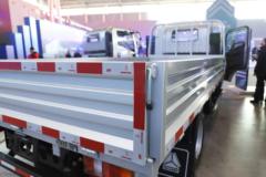 中国重汽HOWO 悍将M 145马力 4.15米单排栏板轻卡(ZZ1047F3313F145D)