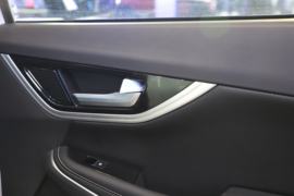 豪沃S6&nbsp;皮卡驾驶室                                               图片